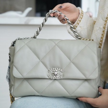 Chanel 19 Handbag AS1160