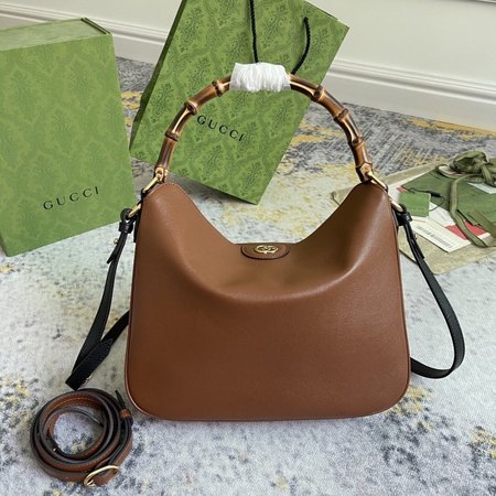 Gucci Diana Medium Shoulder Bag