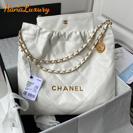 Chanel 22 Handbag